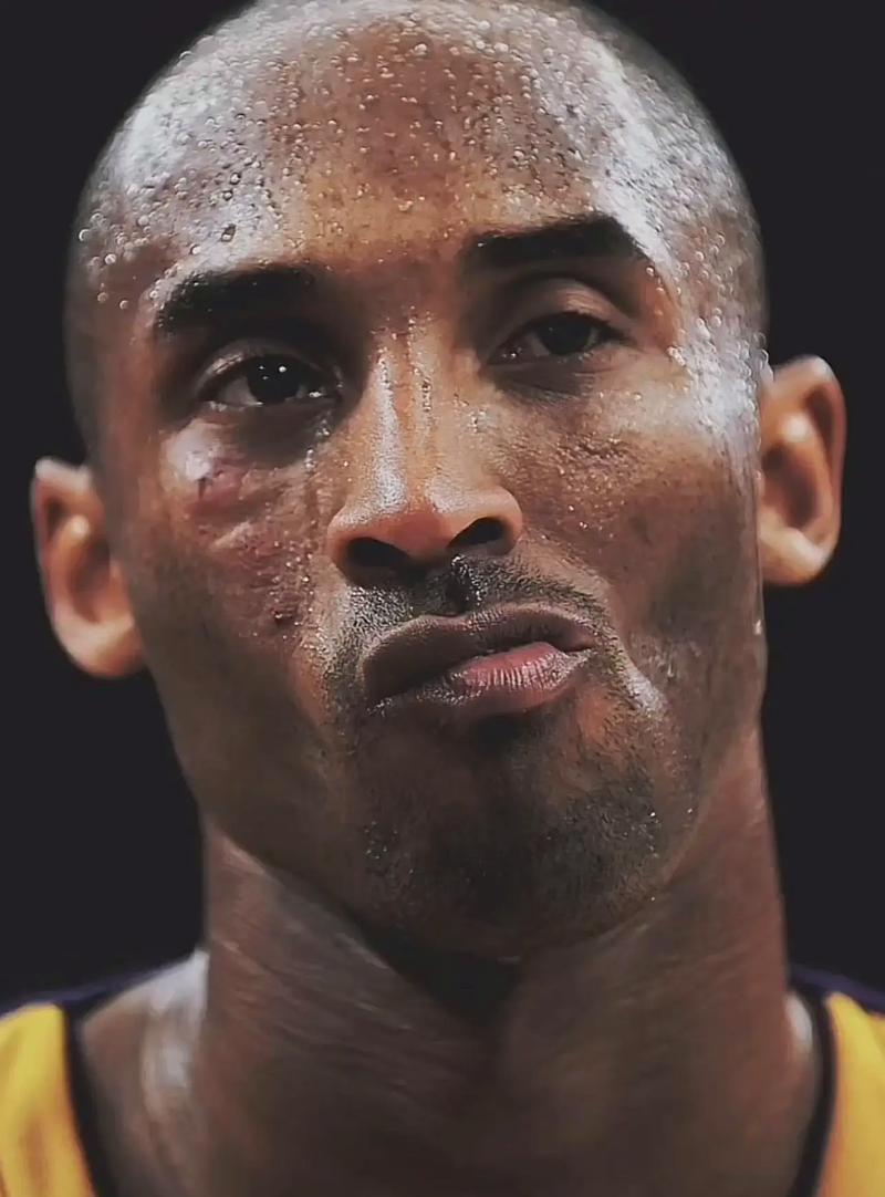 TA：萨拉赫和马内的关系很微妙，他们曾“争抢”过理疗师